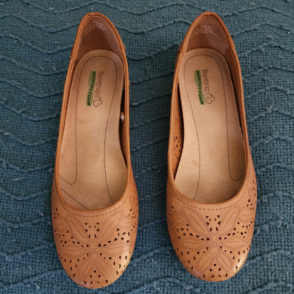 BareTraps flats